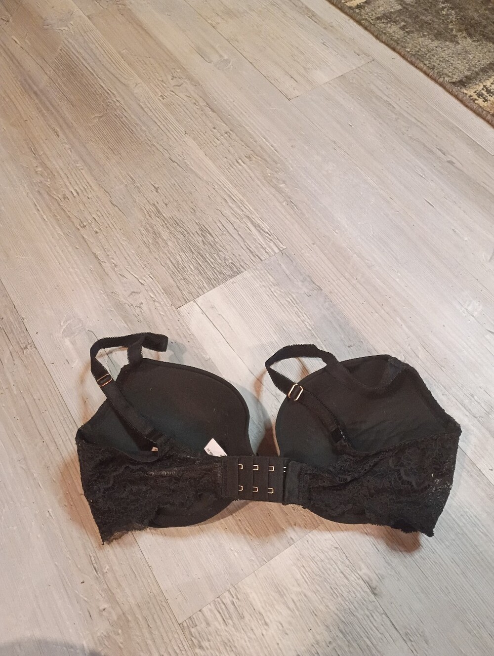 Victoria Secret - Picture 4 of 5